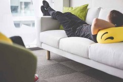 ¿Cómo masturbarse con un pene? 12 consejos para tocar en solitario